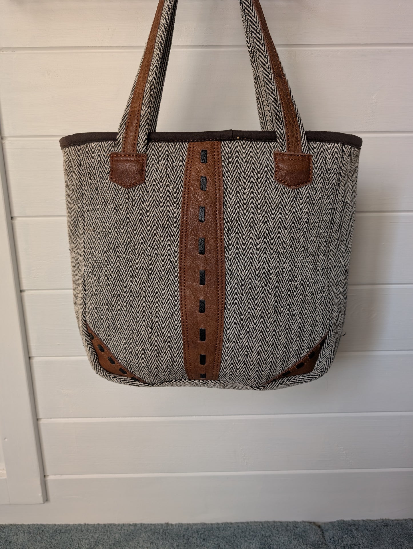 Gheri Cotton and leather trim shoulder bag
